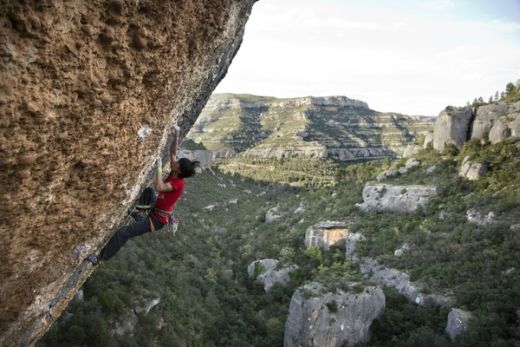 Sachi-Amma in Margalef - Kletterroute: EraVella - Fotocredit: Eddie Gianelloni für adidas